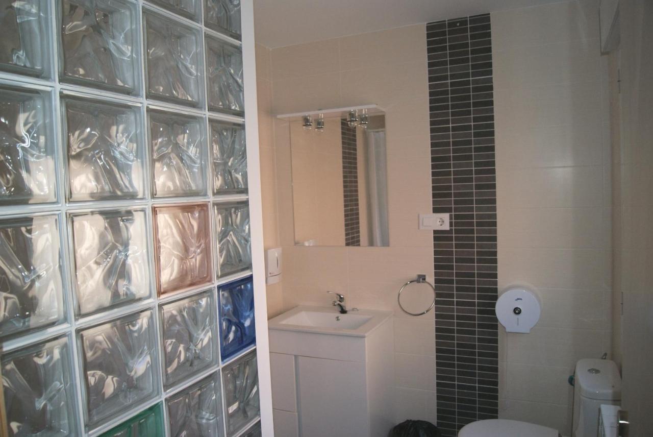 Pension Calfred II Logrono Ruang foto